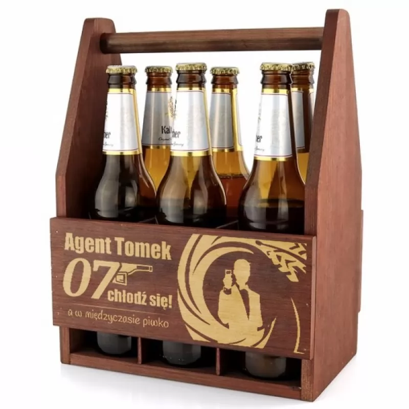 drewniana skrzynka na 6 piw dla mężczyzny
